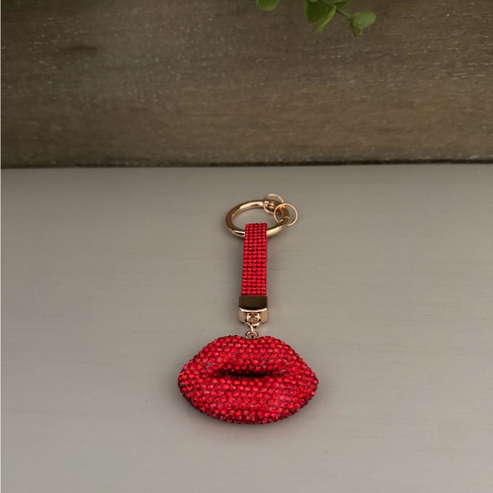 Red Rhinestone Lip Keychain / Bag Charm - Picture 4 of 6